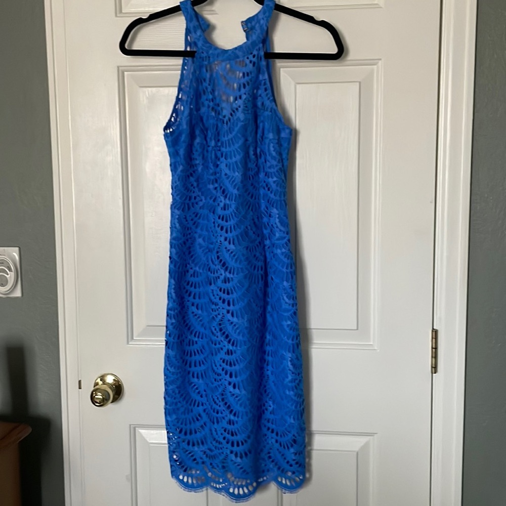 Form fitting lace Lilly Pulitzer cocktail dress.